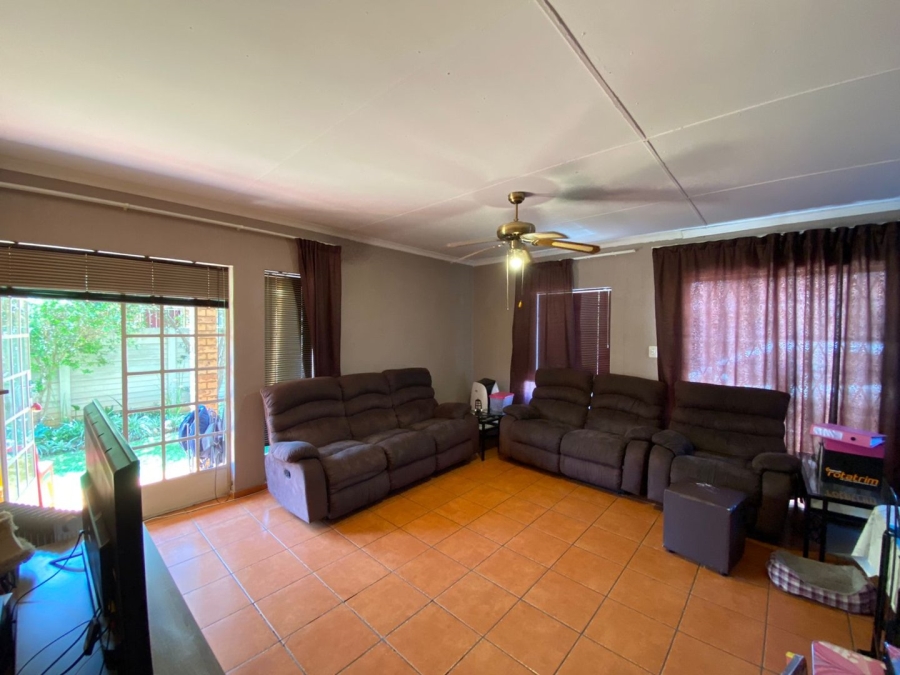 10 Bedroom Property for Sale in Orkney North West